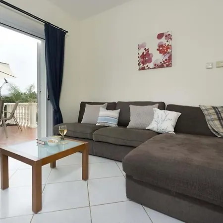 Capers Semesterbostad