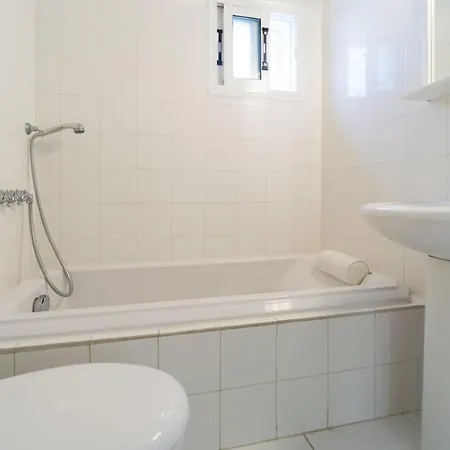 Capers Semesterbostad *