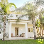 Holiday home Capers Lachi